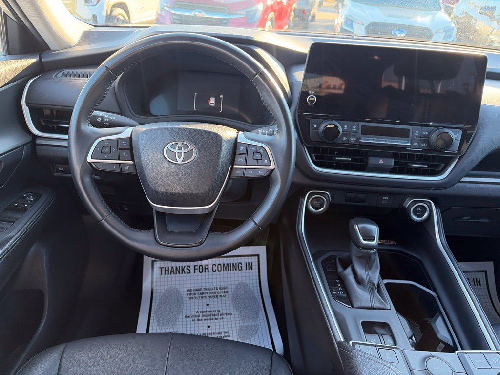 Used 2025 Toyota Grand Highlander AWD image 25