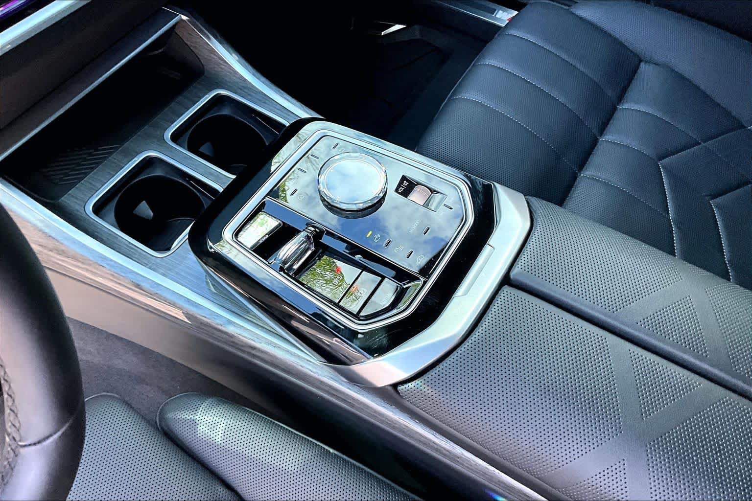 Used 2024 BMW 760i xDrive AWD/4WD image 16