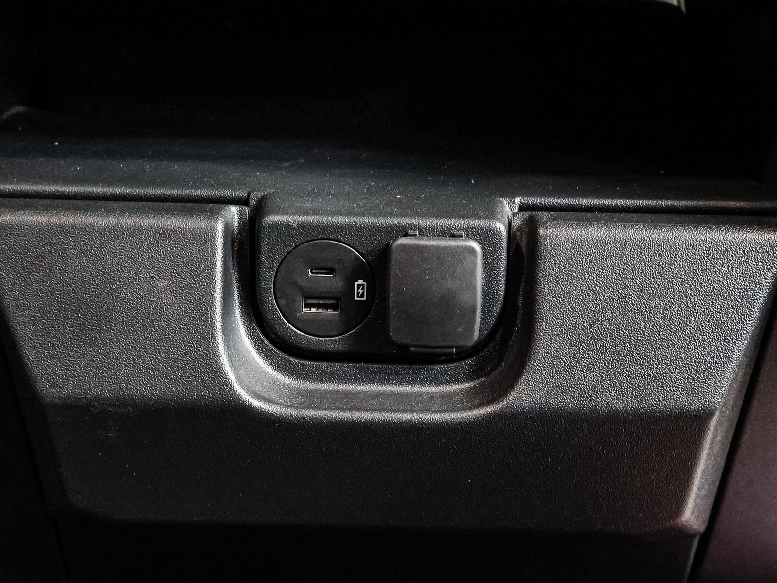 Certified 2025 Ford F150 Platinum w/ FX4 Off-Road Package image 26