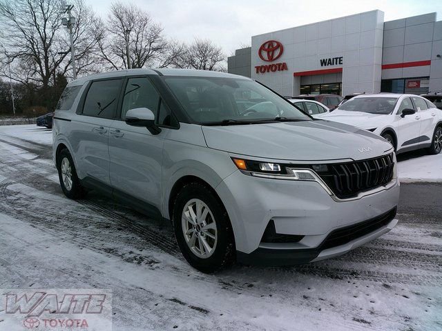 Used 2023 Kia Carnival LX video 1