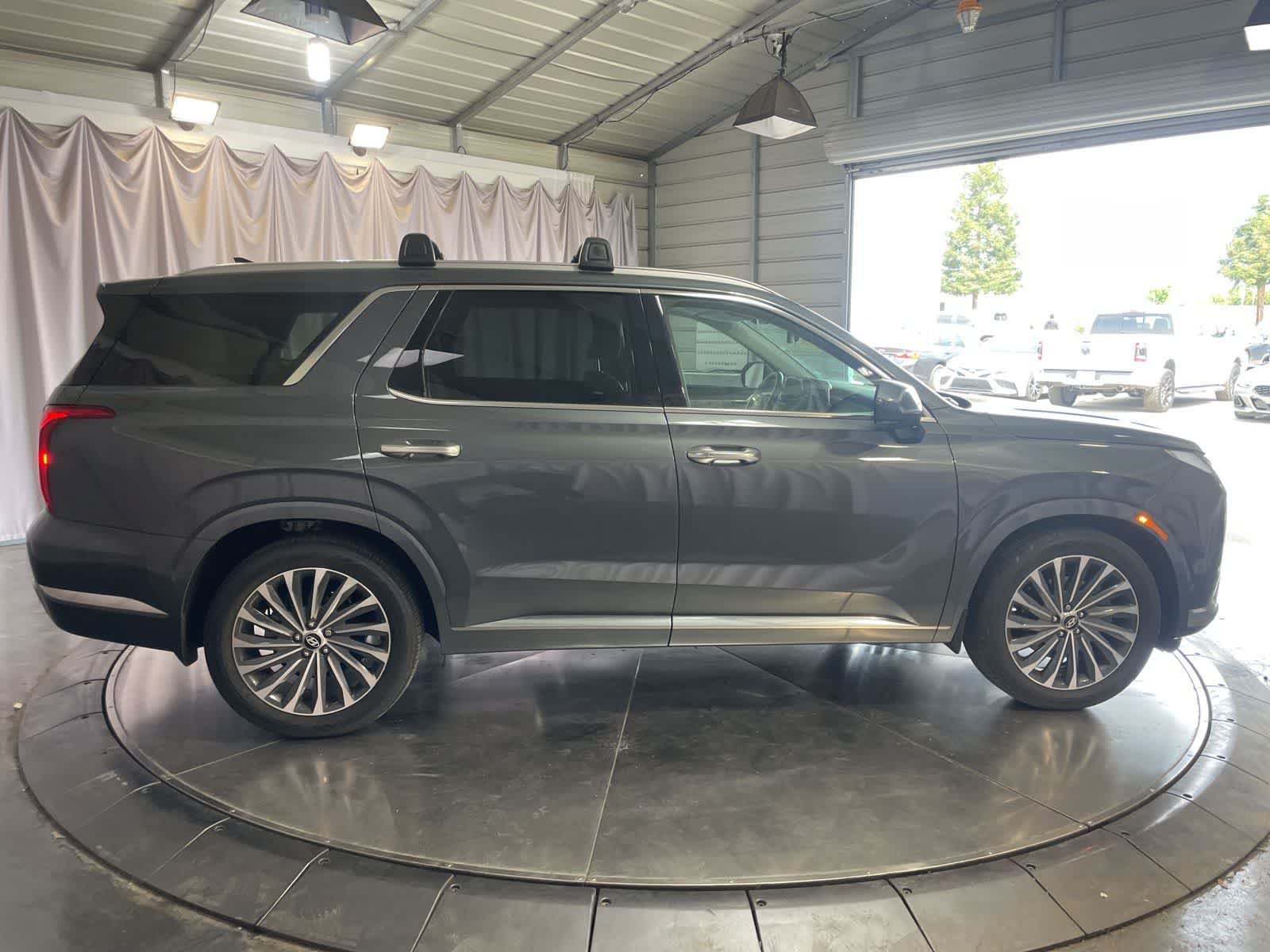 Used 2025 Hyundai Palisade Calligraphy AWD/4WD image 6