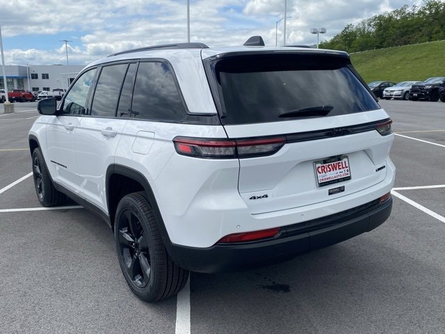 New 2025 Jeep Grand Cherokee Limited w/ Black Appearance Package image 5