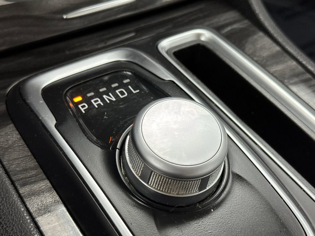 Used 2019 Chrysler 300 Touring image 19