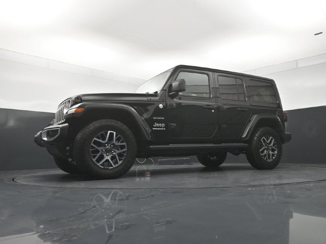 Used 2024 Jeep Wrangler Unlimited Sahara w/ Dual Top Group AWD/4WD image 20