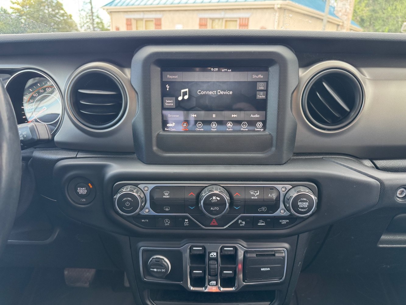 Used 2021 Jeep Gladiator Sport AWD/4WD image 14