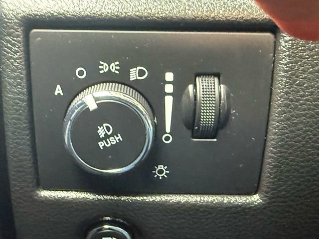 Used 2022 Jeep Grand Cherokee Laredo X image 26