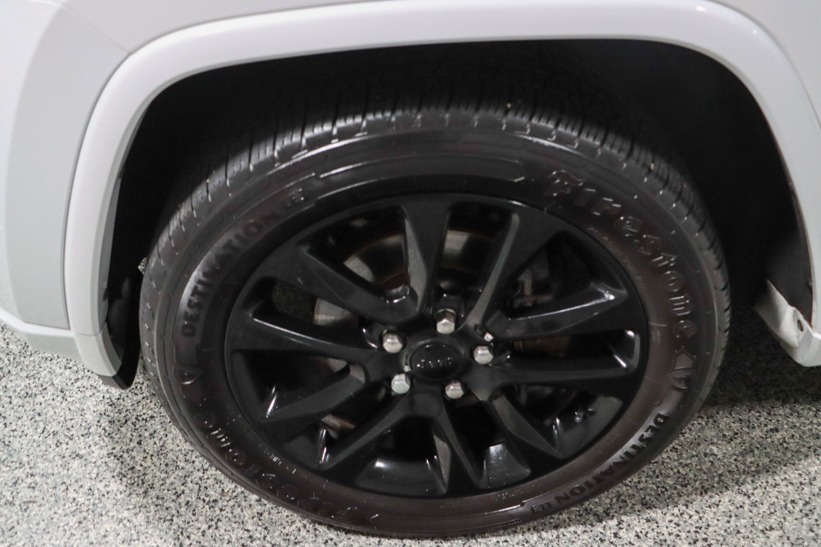 Used 2020 Jeep Grand Cherokee Altitude RWD image 11
