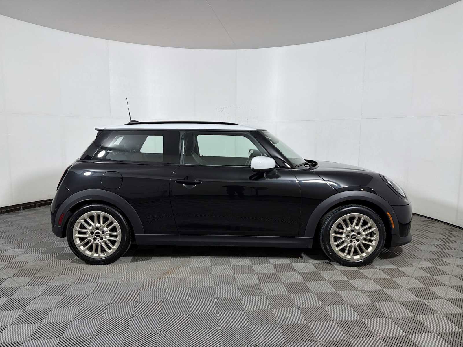 Certified 2025 MINI Cooper S image 7