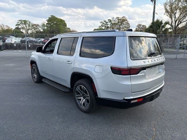 Used 2025 Jeep Wagoneer 4WD image 2
