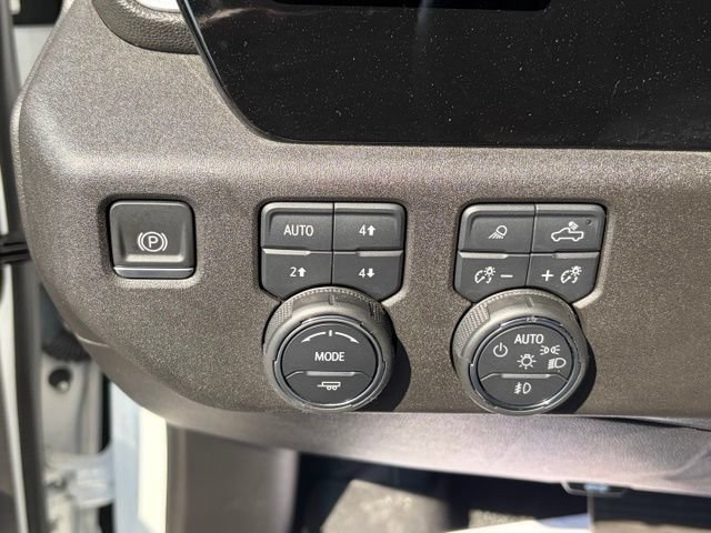 Used 2023 Chevrolet Silverado 1500 LTZ w/ LTZ Premium Package AWD/4WD image 25