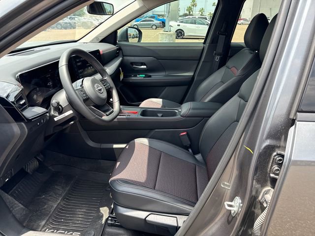 Certified 2025 Nissan Kicks SR FWD image 10