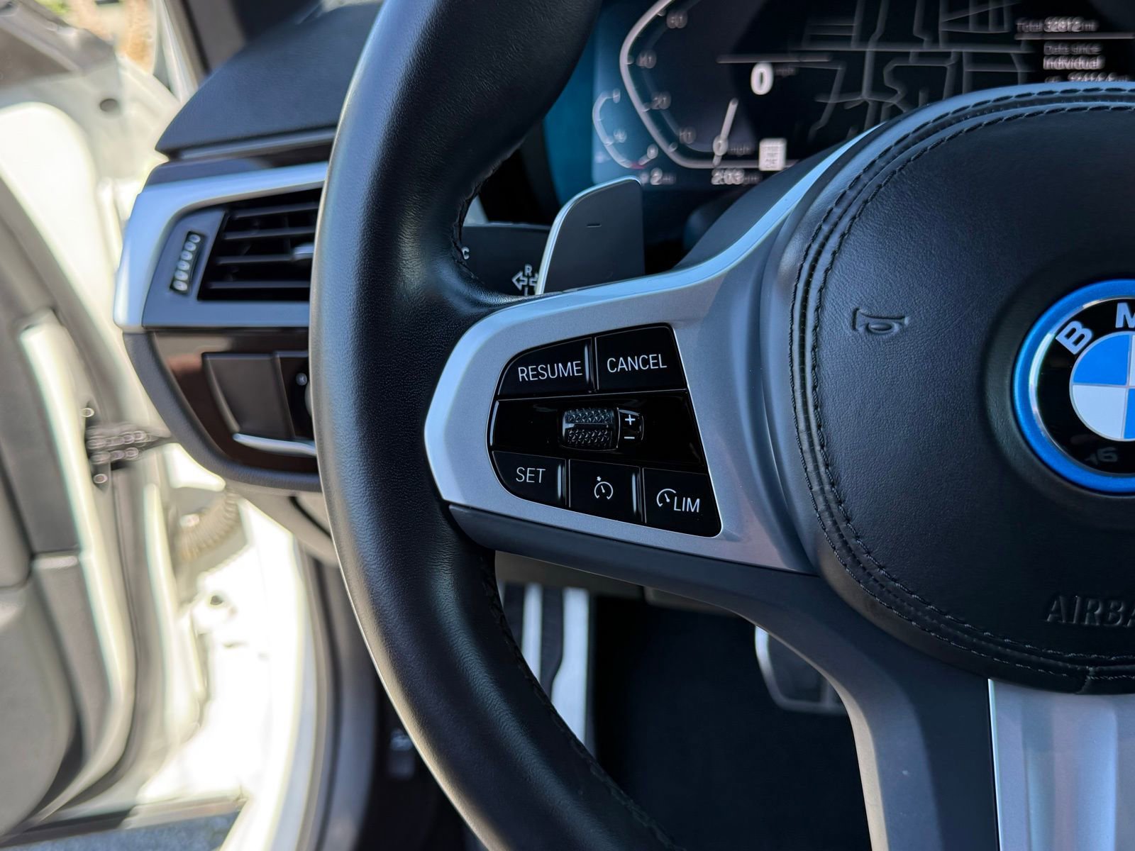 Used 2023 BMW 530e 530e iPerformance w/ M Sport Package image 24