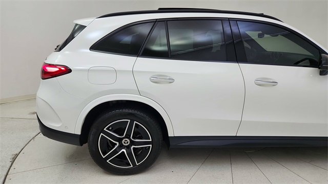 Used 2024 Mercedes-Benz GLC 300 4MATIC w/ AMG Line image 12