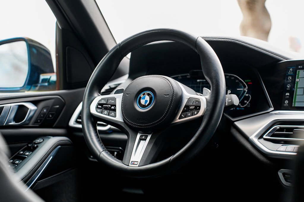 Used 2022 BMW X5 xDrive45e w/ M Sport Package image 12