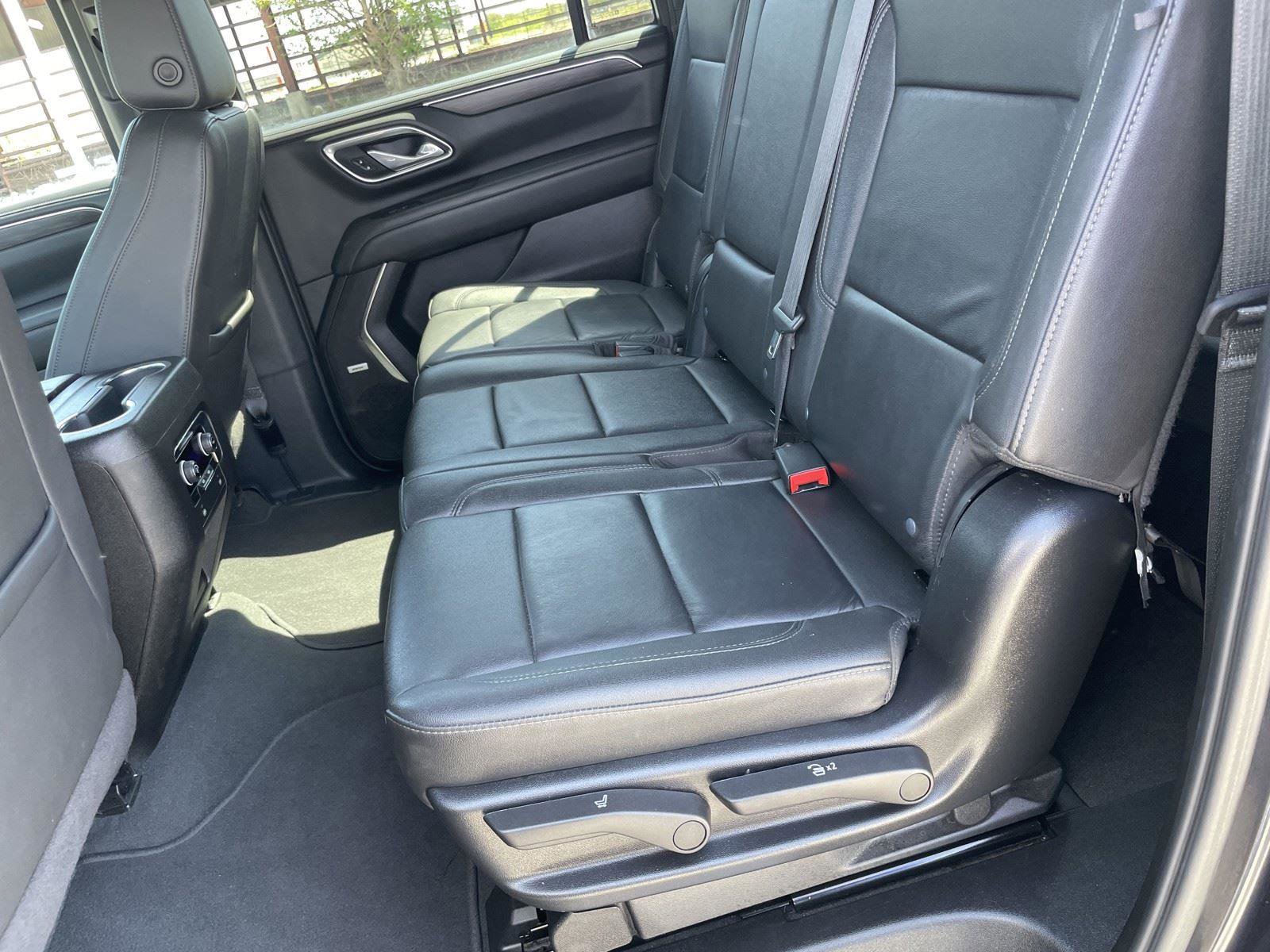 Used 2024 Chevrolet Suburban LT image 23