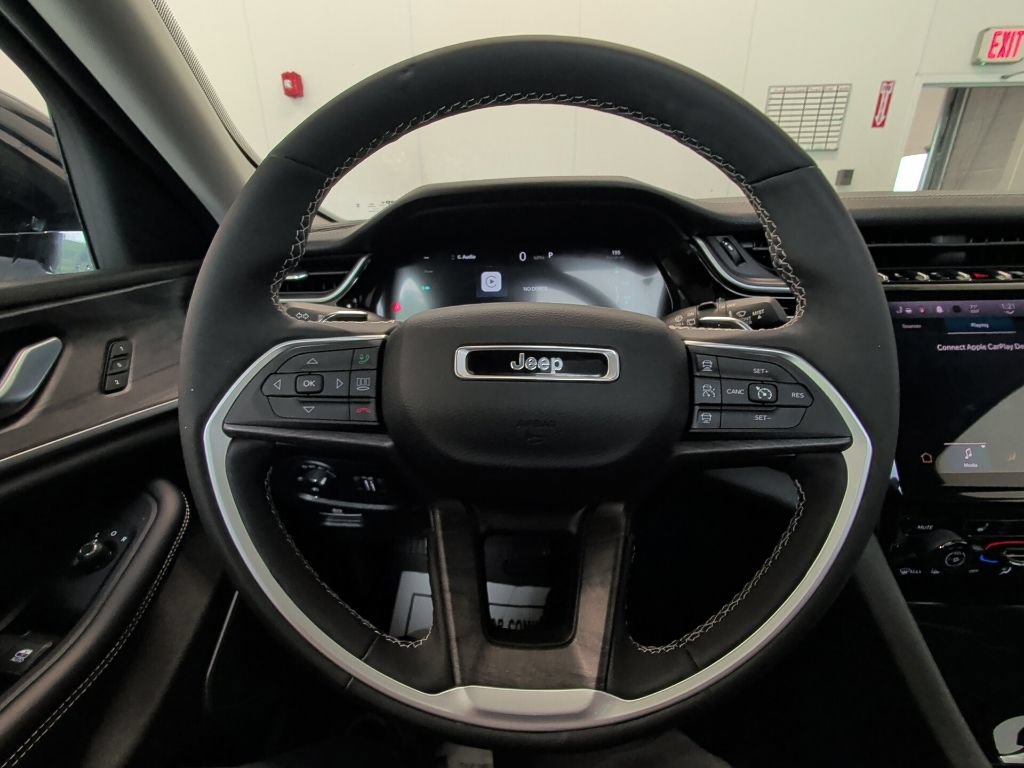 Used 2023 Jeep Grand Cherokee 4WD 4xe image 22