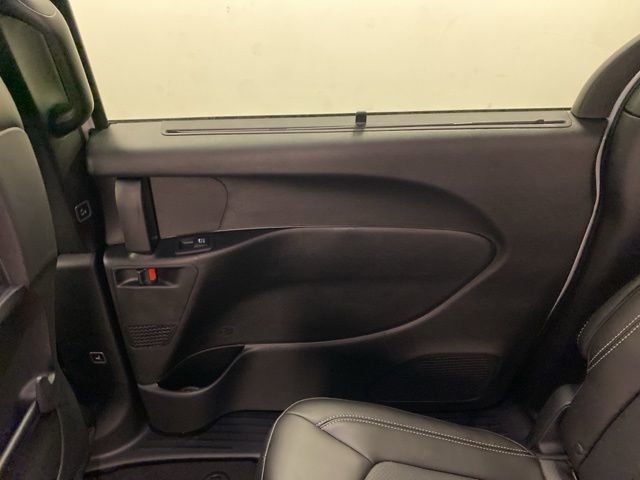 New 2026 Chrysler Pacifica Select image 26