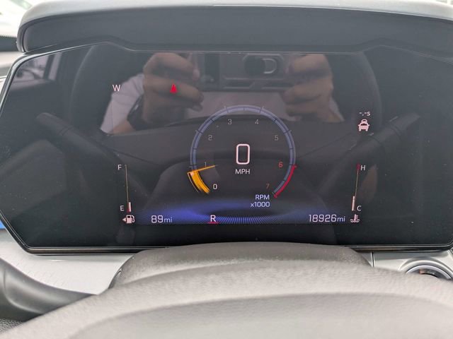 Used 2025 Chevrolet Trax LT FWD image 24