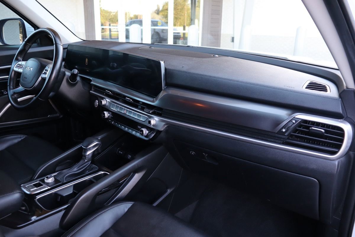 Used 2023 Kia Telluride LX image 17