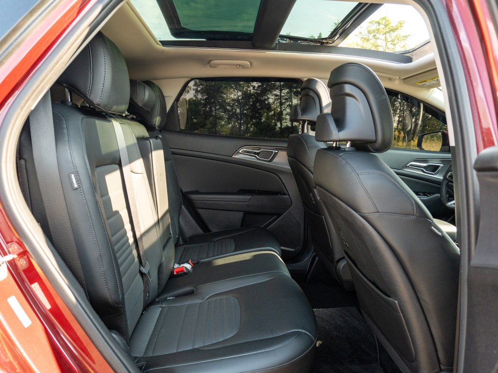 Used 2024 Kia Sportage SX FWD image 18