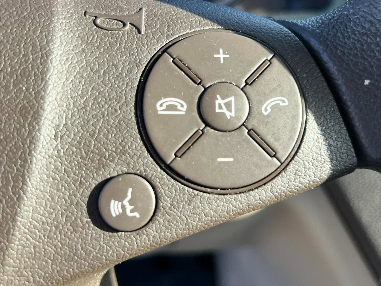 Used 2010 Mercedes-Benz C 300 Sedan image 14