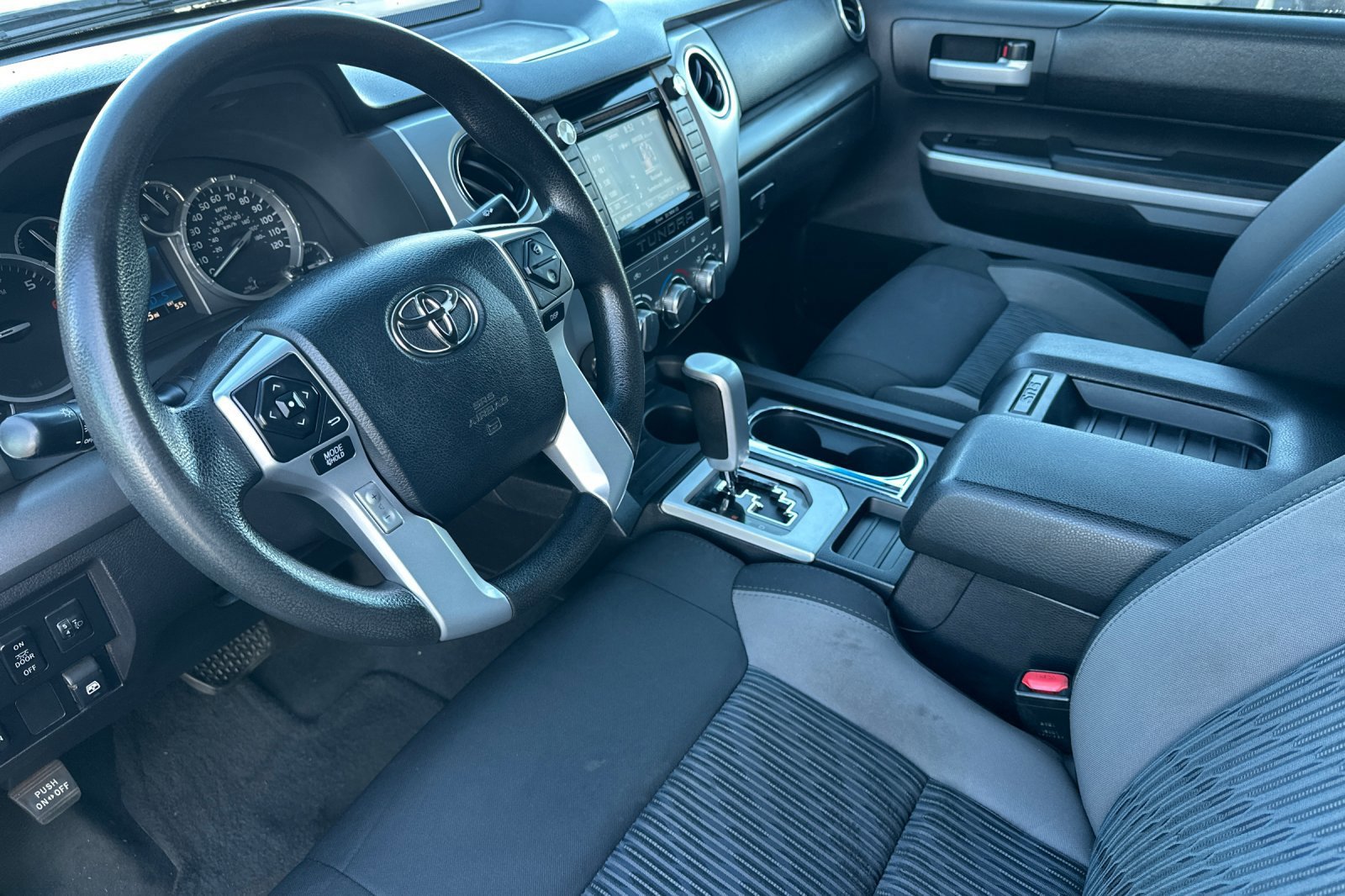 Used 2016 Toyota Tundra SR5 w/ SR5 Upgrade Package image 9