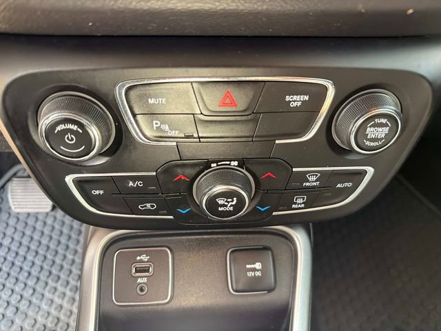 Used 2017 Jeep Compass Latitude w/ Popular Equipment Group FWD image 24