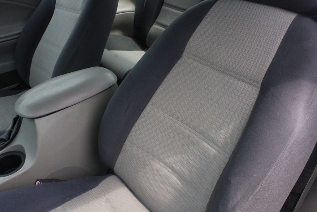 Used 2003 Ford Mustang Coupe RWD image 3