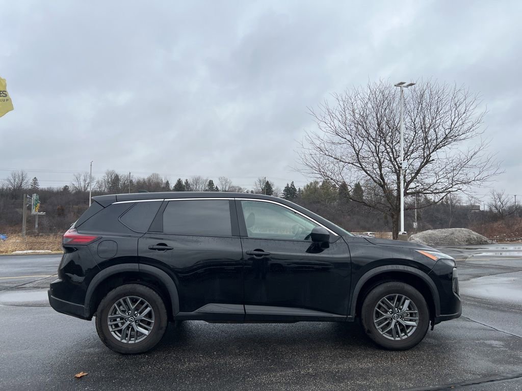 Used 2024 Nissan Rogue S image 3