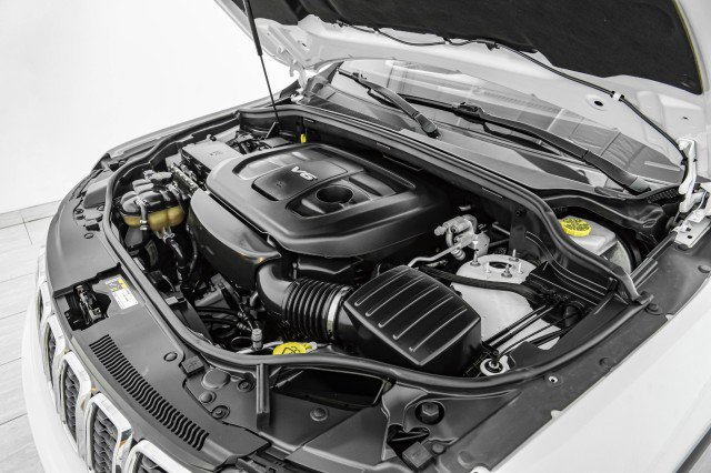 Used 2018 Jeep Grand Cherokee Laredo image 42