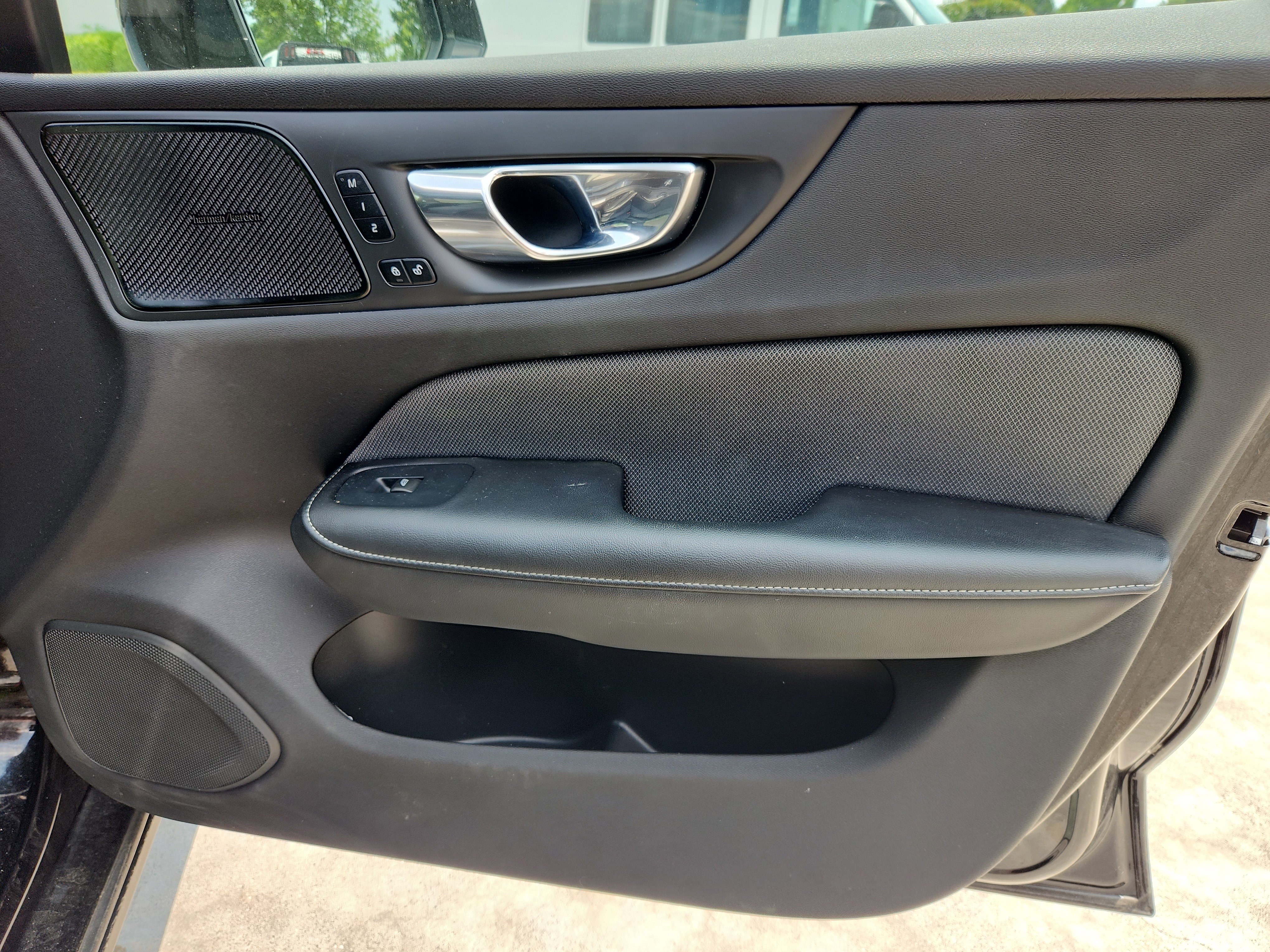 Used 2022 Volvo S60 B5 R-Design w/ Advanced Package image 40