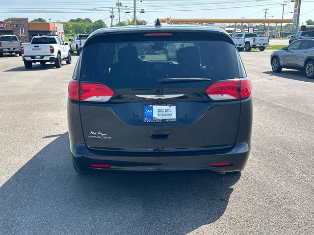 Used 2023 Chrysler Voyager LX FWD image 5
