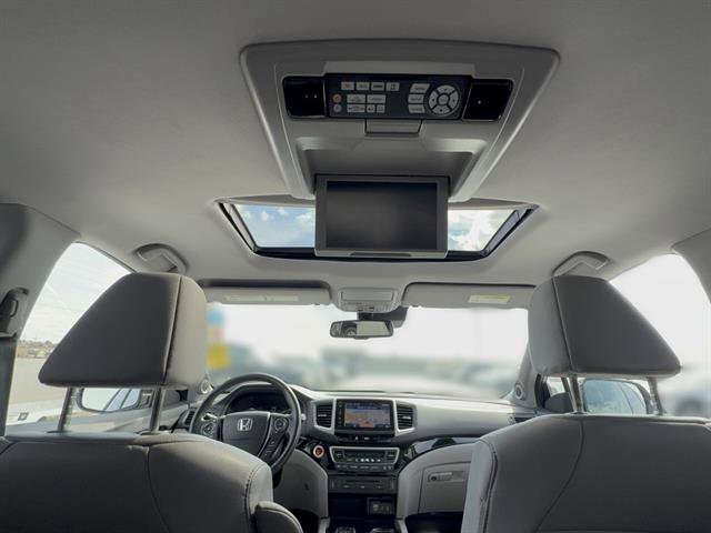 Used 2017 Honda Pilot Touring image 14