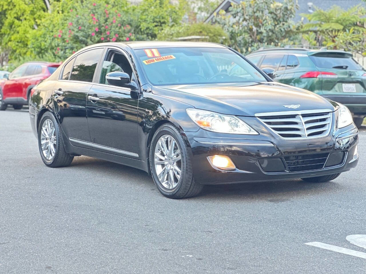 Used 2011 Hyundai Genesis 4.6 RWD image 3