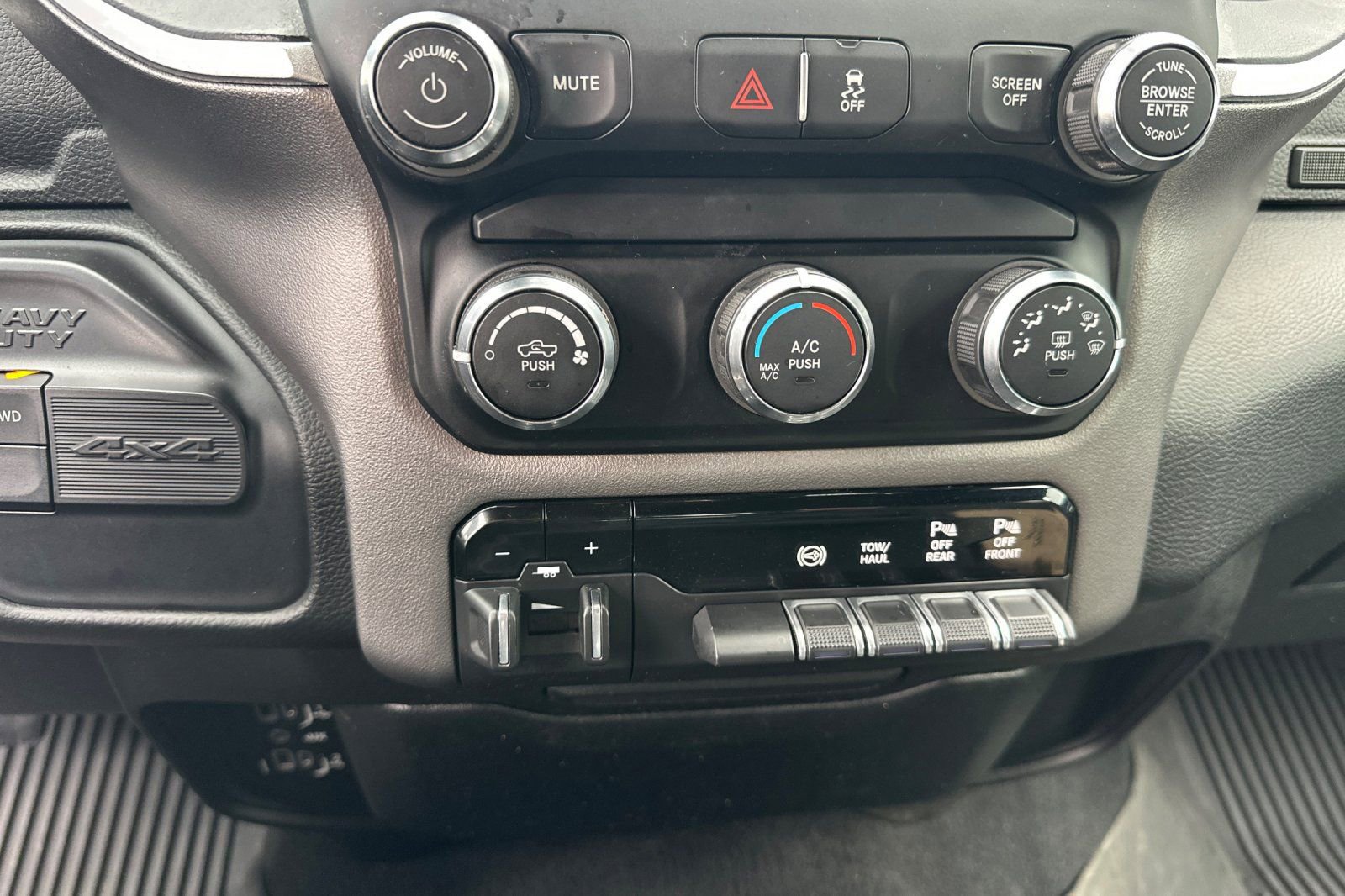 Used 2019 RAM 3500 Big Horn image 23