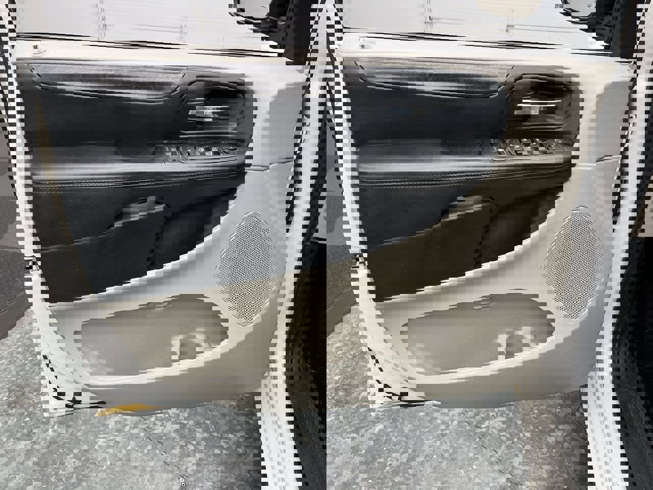 Used 2012 Dodge Grand Caravan SXT image 6