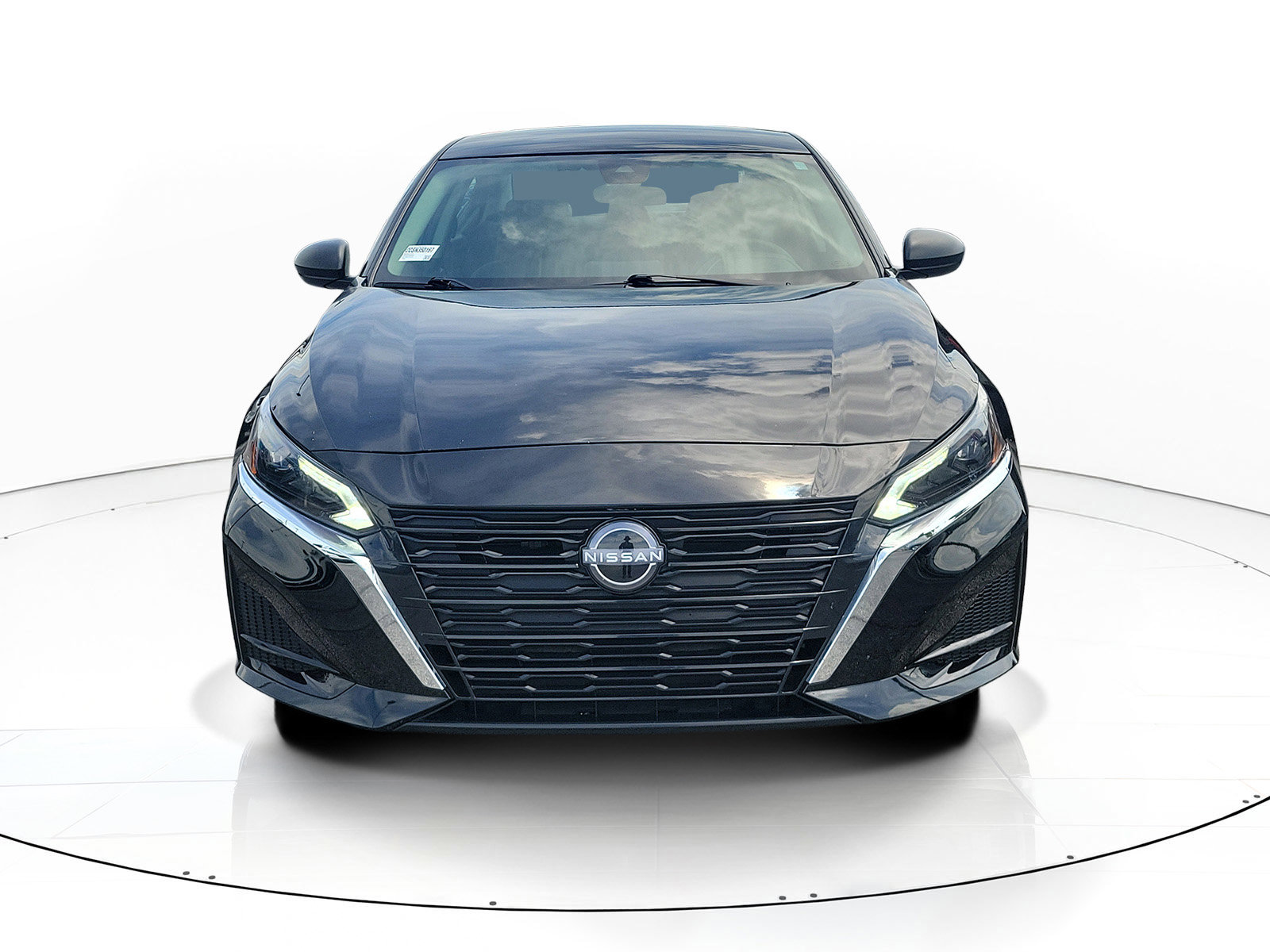Used 2025 Nissan Altima 2.5 SV FWD image 2