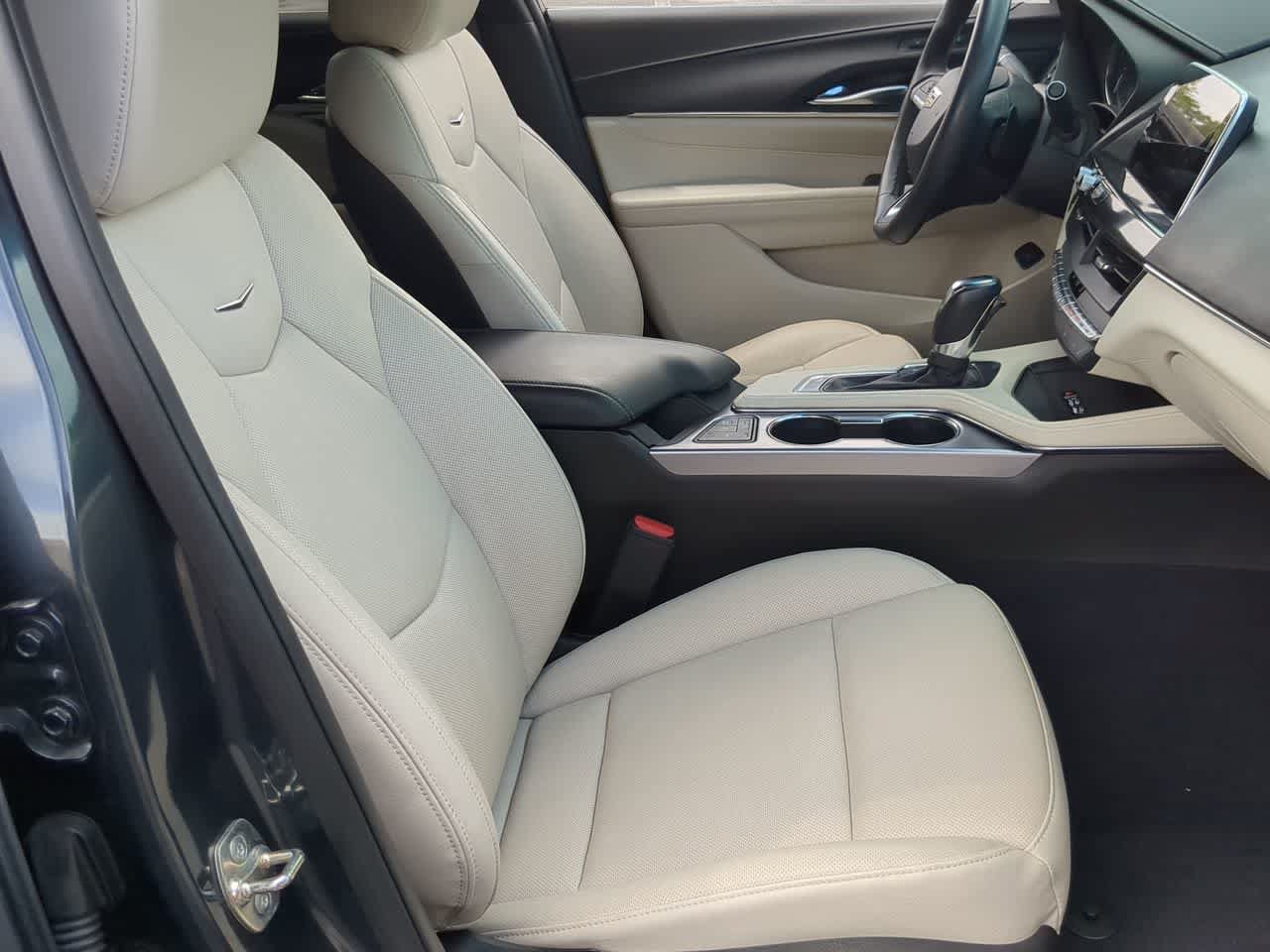 Used 2025 Cadillac CT4 Premium Luxury RWD image 21