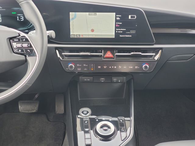 Used 2024 Kia Niro EX image 23