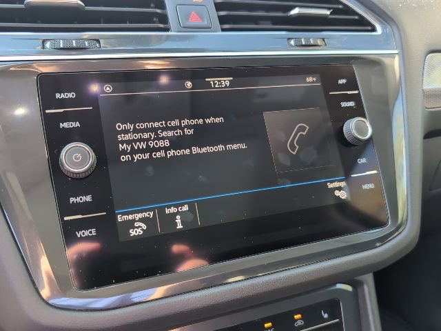 Used 2022 Volkswagen Tiguan SE w/ Panoramic Sunroof Package image 16