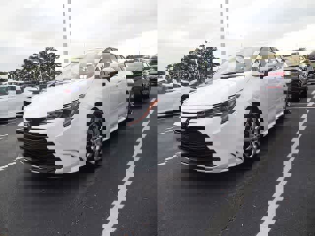 Used 2024 Toyota Corolla LE image 1