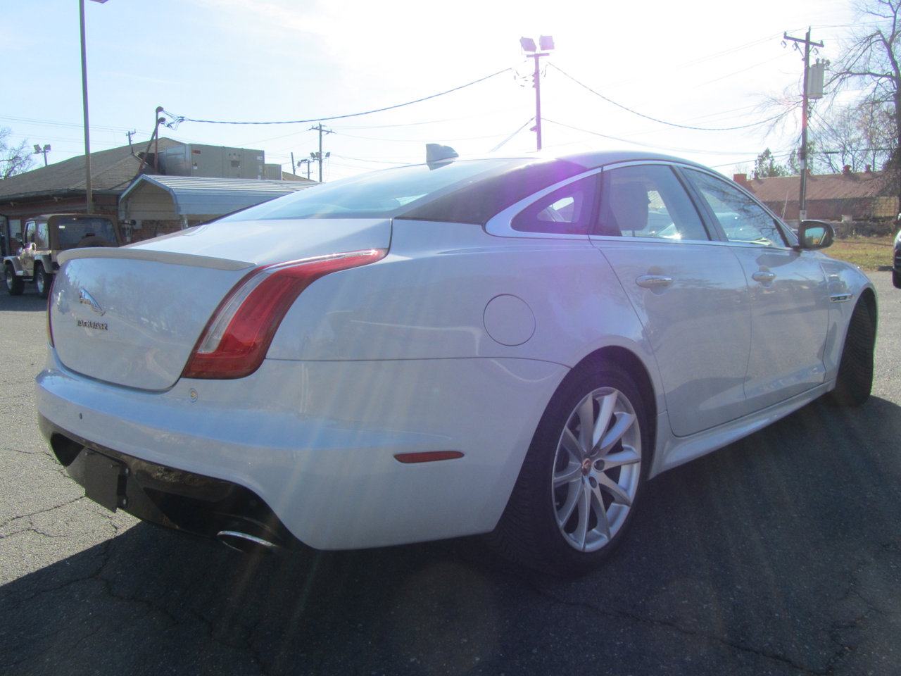 Used 2017 Jaguar XJ R-Sport image 11