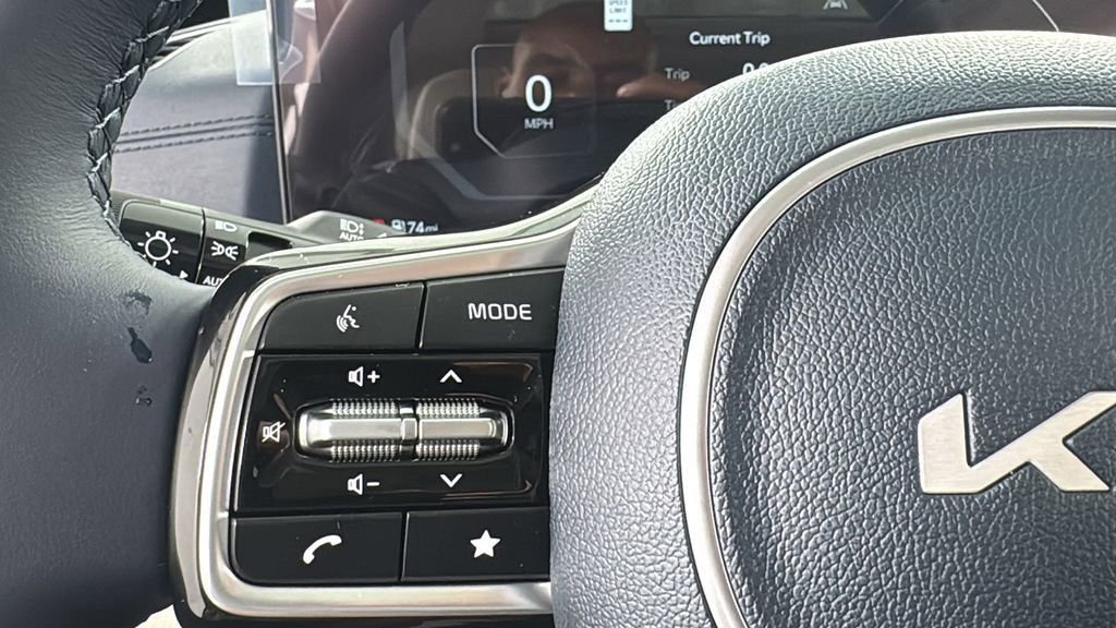 New 2026 Kia Carnival SX w/ SX Dark Edition Package FWD image 23