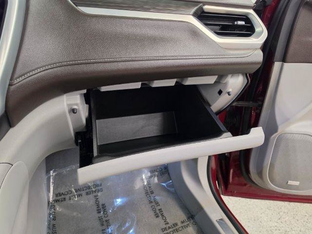 Used 2018 GMC Acadia SLT w/ LPO, Floor Liner Package AWD/4WD image 26