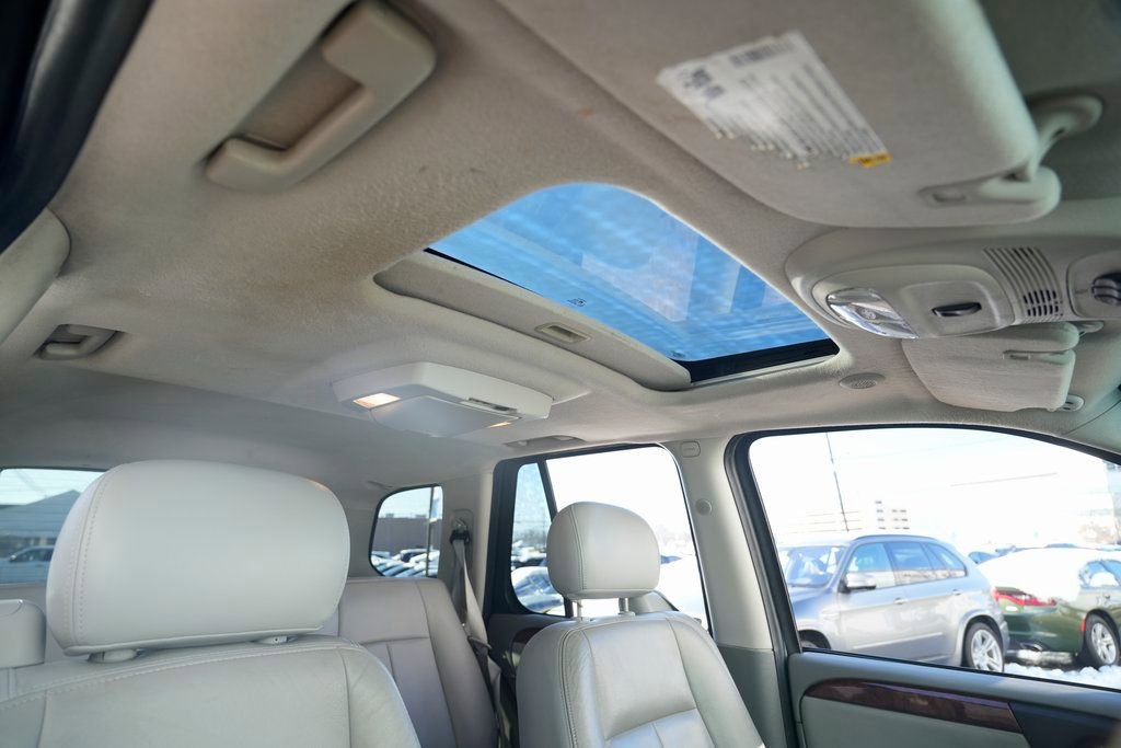 Used 2009 GMC Envoy Denali w/ Sun And 6-Disc Cd Package image 22