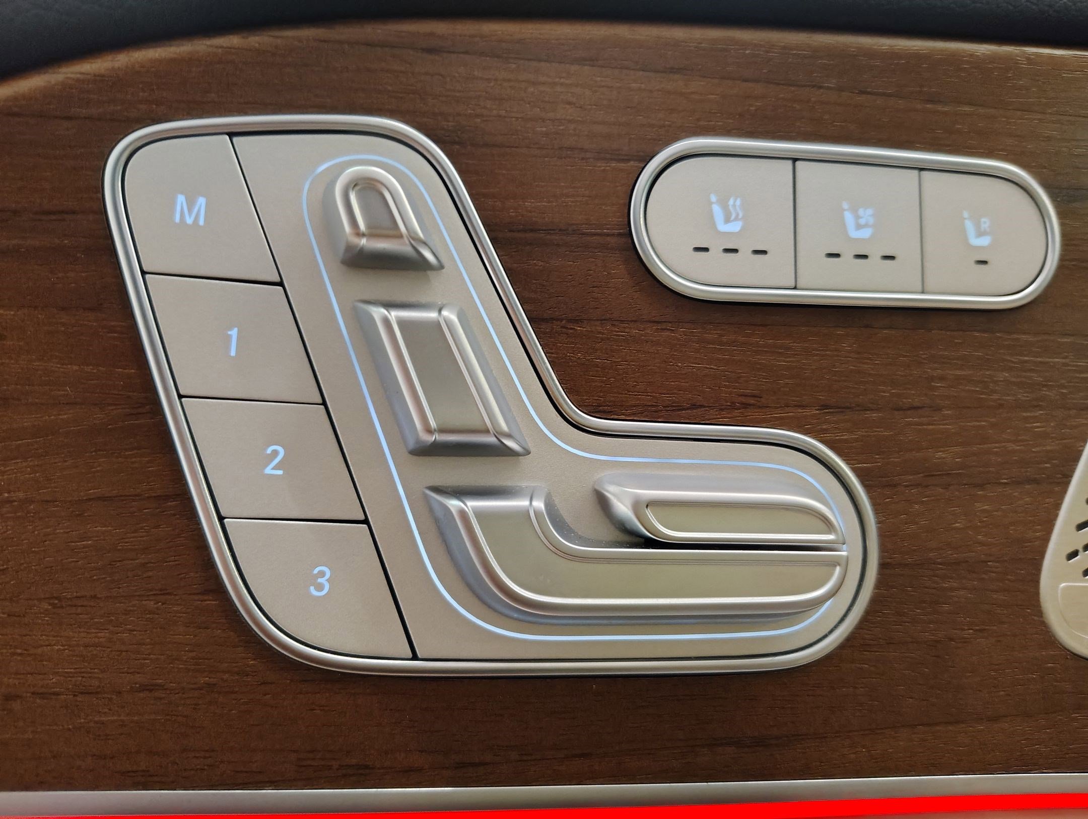 Used 2024 Mercedes-Benz GLE 450 4MATIC image 17