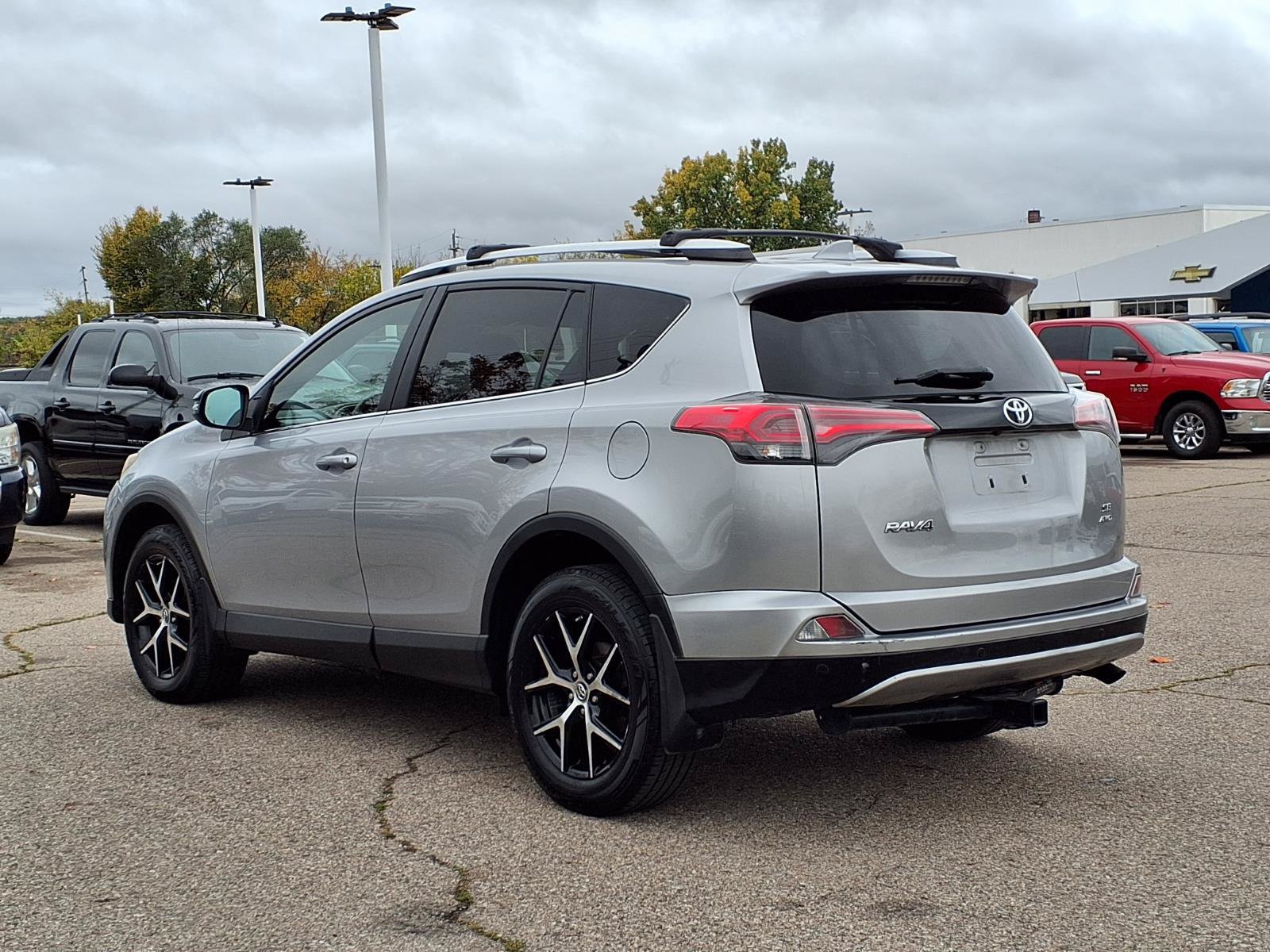 Used 2016 Toyota RAV4 SE w/ Advanced Technology Package AWD/4WD image 7