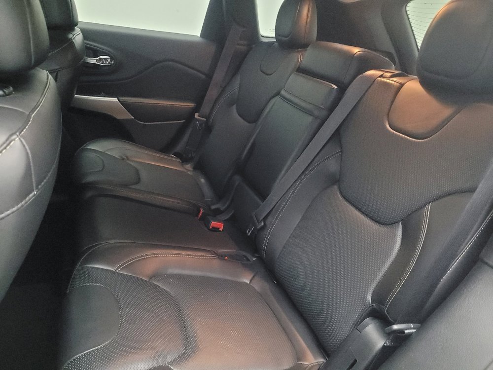 Used 2018 Jeep Cherokee Limited w/ Luxury Group AWD/4WD image 18