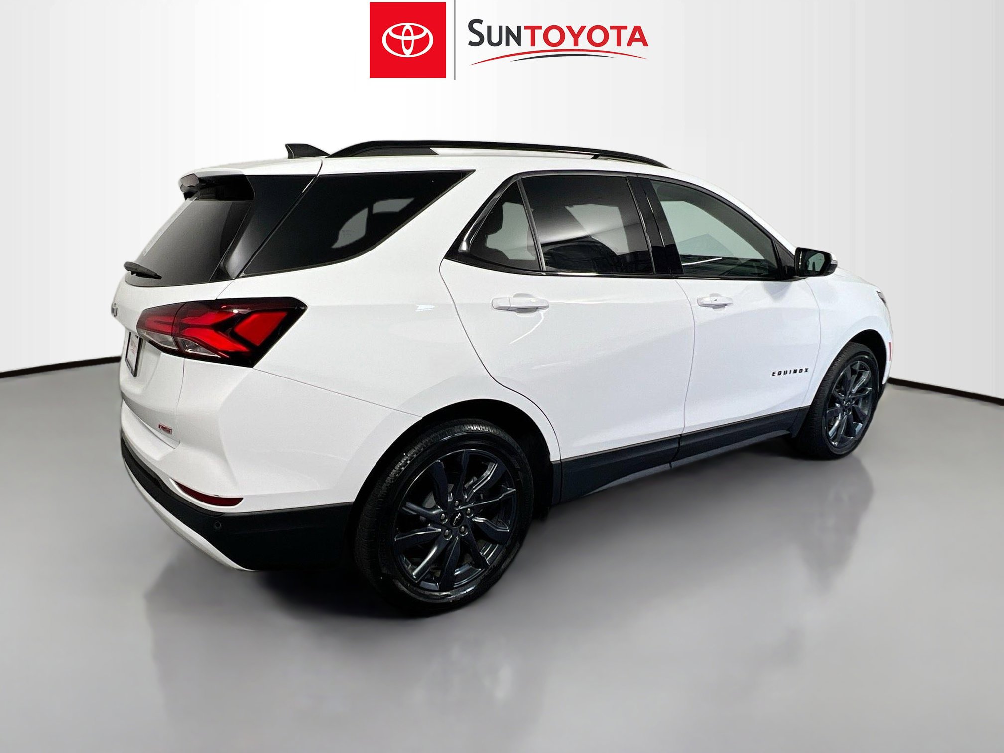 Used 2024 Chevrolet Equinox RS w/ RS Leather Package FWD image 4