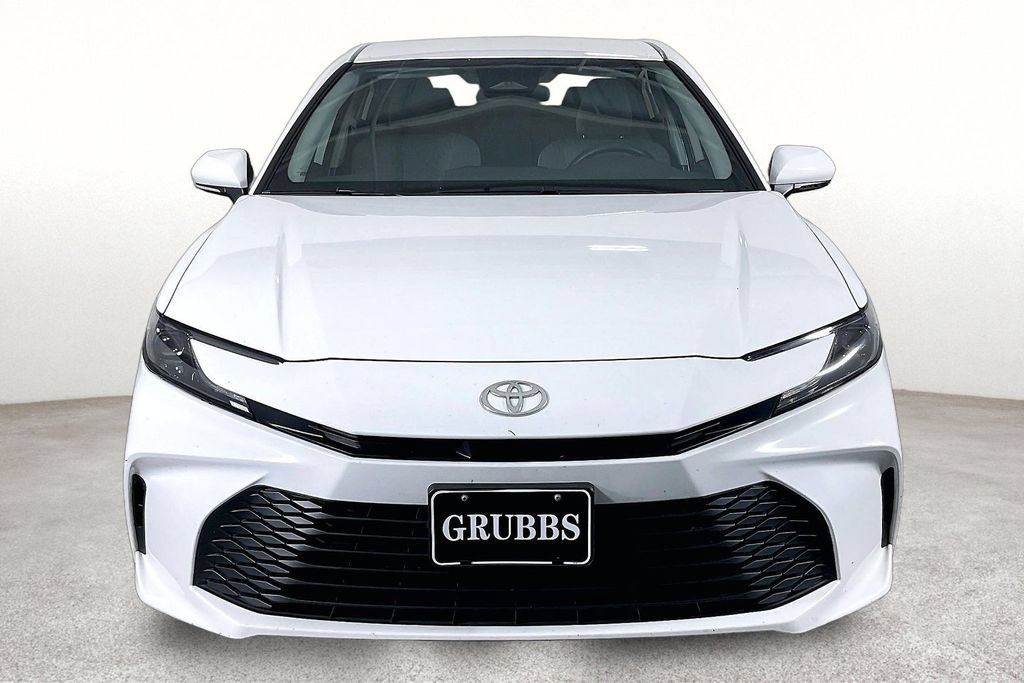 Used 2025 Toyota Camry LE FWD image 4